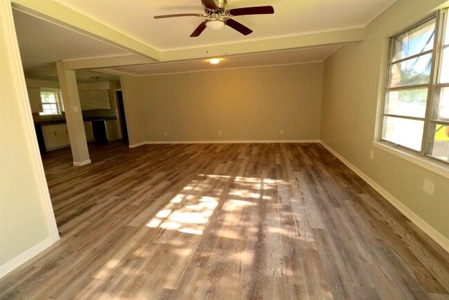 Building Photo - 918 Dixie Dr