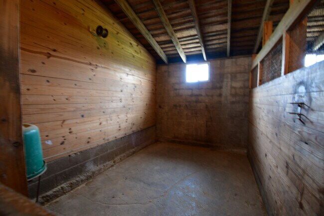 Building Photo - 130 Bigham Rd