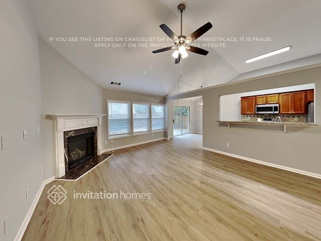 Foto del edificio - 2373 Walnut Tree Ln