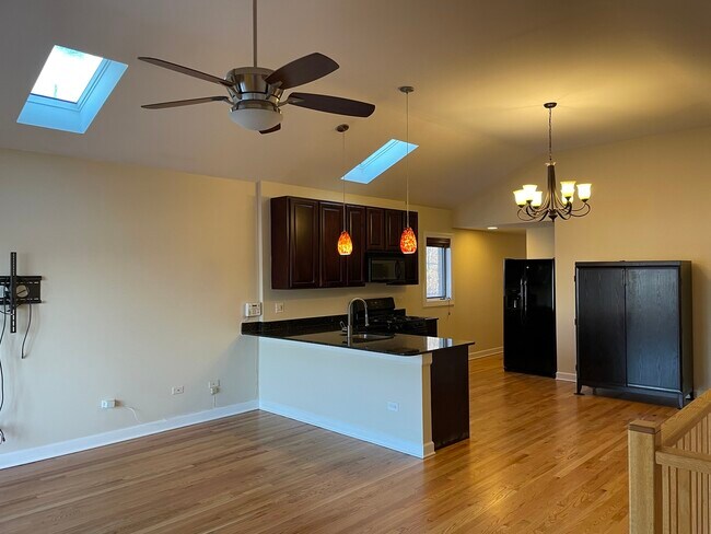 Foto del edificio - 2415 W Harrison St