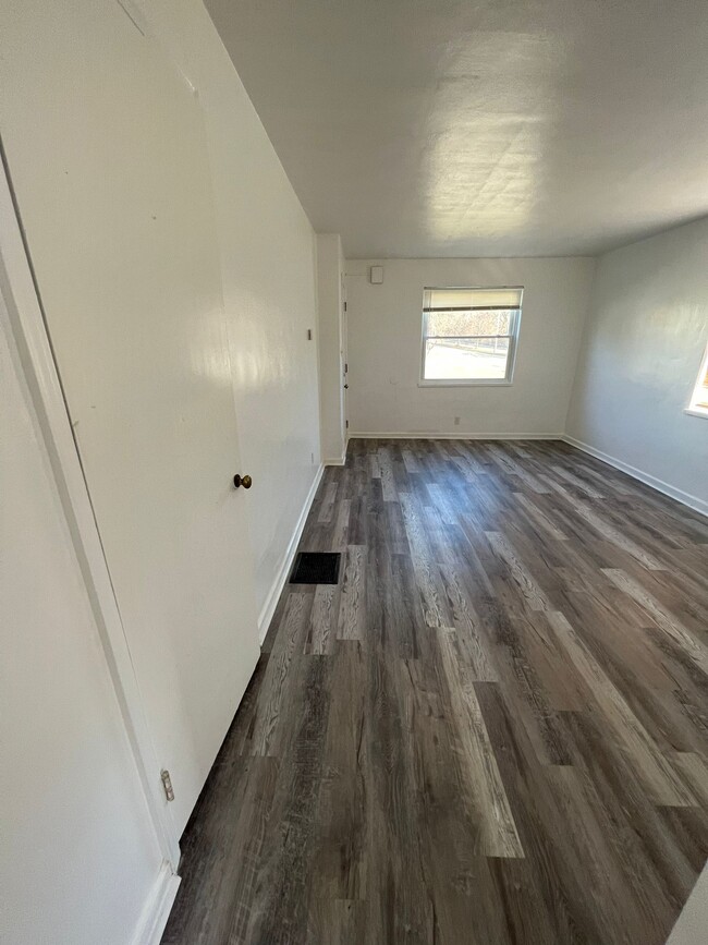 Photo - 250 Basswood Ave (Dayton, OH) Apartment