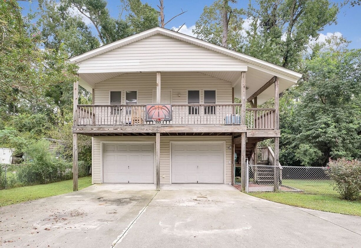 2 Bed 2 Bath with 2 car Garage Located in Midtown - 2 Bed 2 Bath with 2 car Garage Located in Midtown