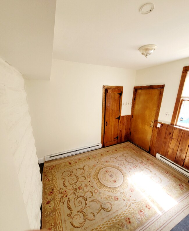 410 S Loudoun St Unit 4, Winchester, VA 22601 Room for Rent in