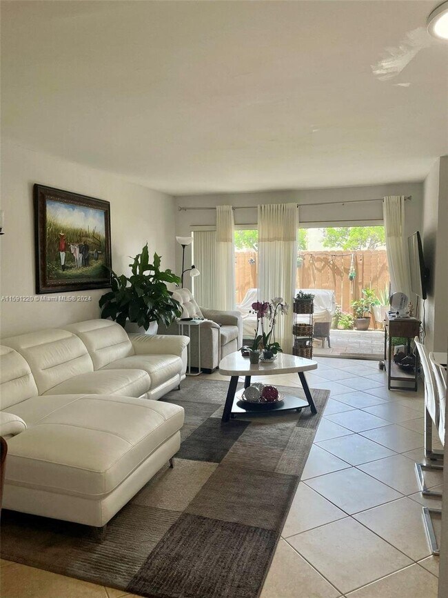 Building Photo - 4240 Northwest 79th Avenue Apt #1A, Doral,...