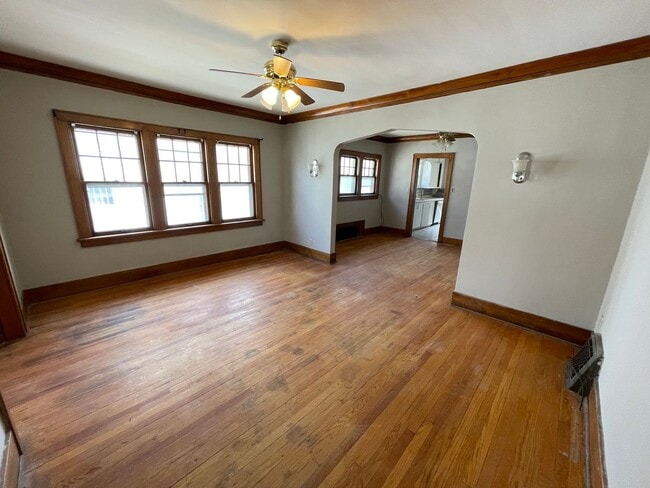 Building Photo - 4273 Wirt St