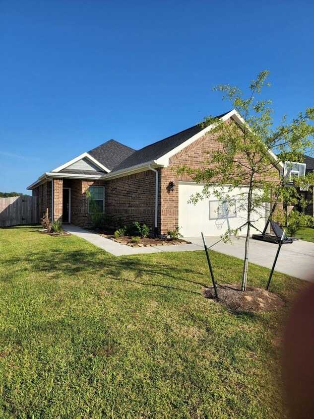 Building Photo - 7427 French Quarter Ct