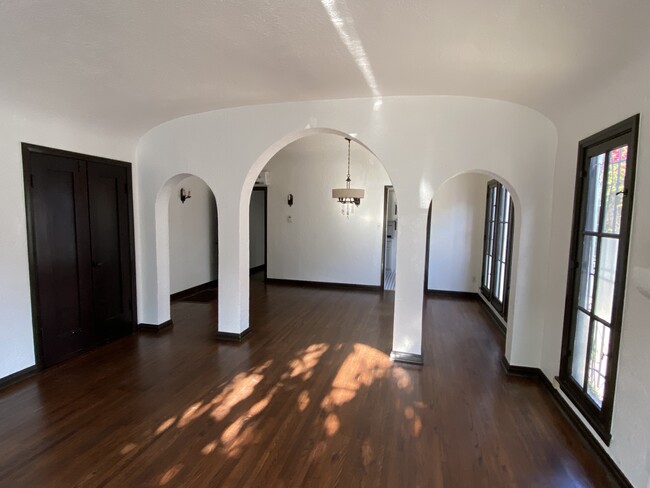 A LOOK INTO THE DINING ROOM - 2570 N Beachwood Dr