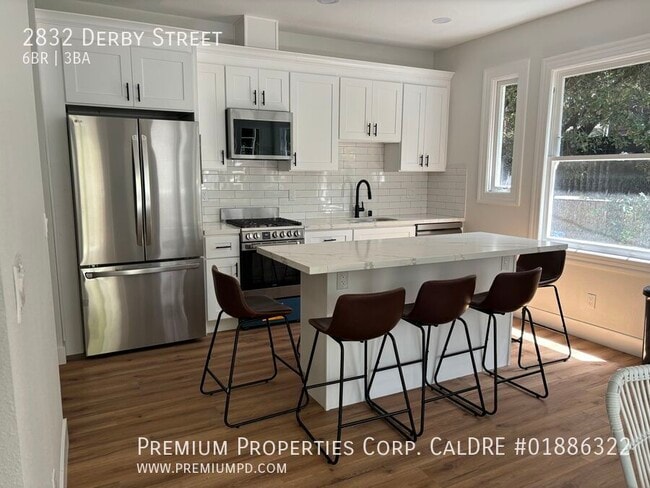 Foto del edificio - 2832 Derby St