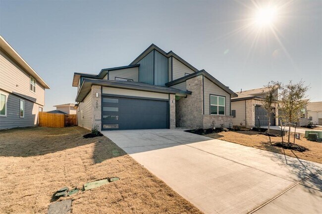 Building Photo - 200 Cupreata Ln