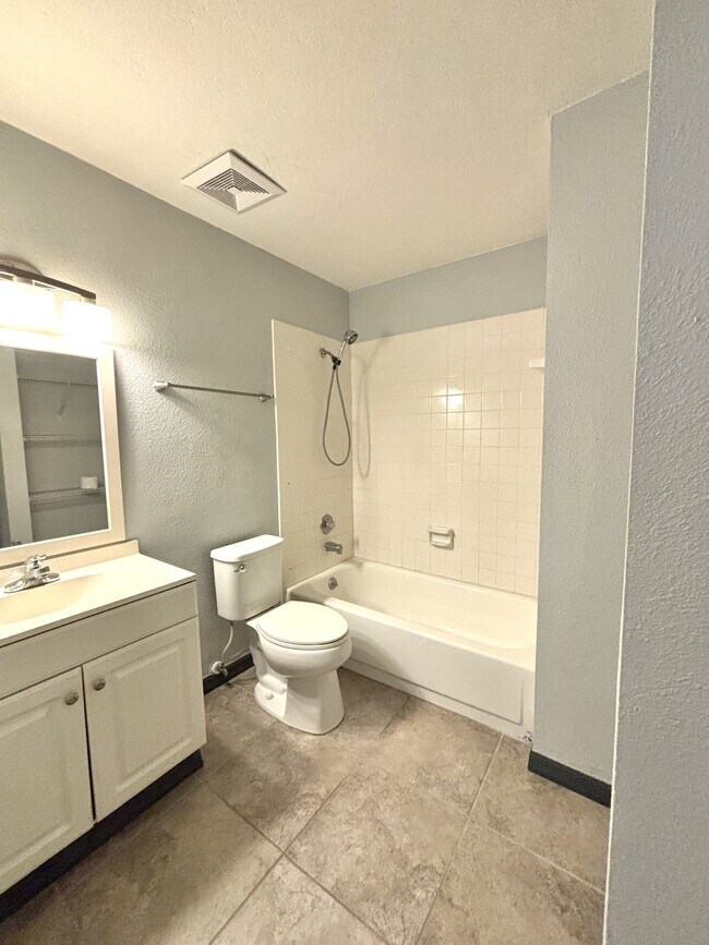 Foto del edificio - 1836 N Crystal Lake Dr