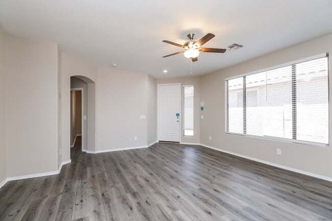 Building Photo - 831 S Nielson Ct