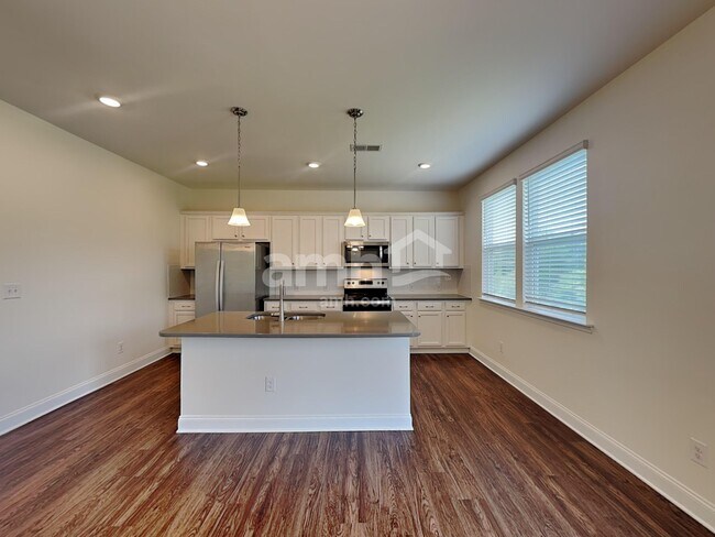 Building Photo - 184 Larragan Dr