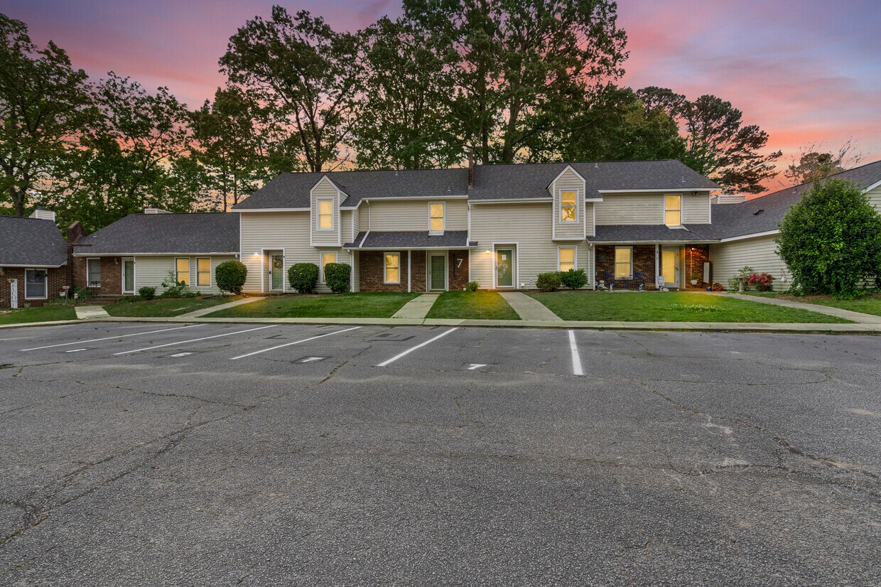 Foto principal - 2501 St Christopher Cir SW