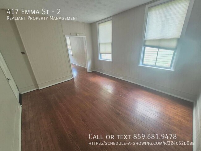 Building Photo - 417 Emma St