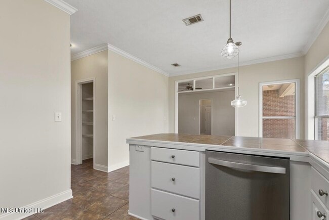 Building Photo - 292 Cherry Bark Dr