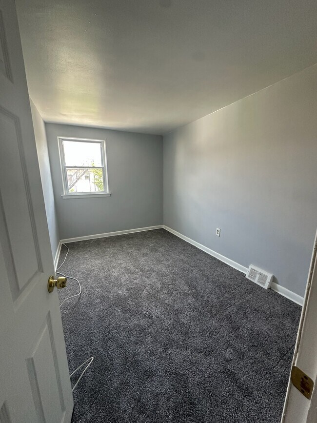 Foto del edificio - 3642 Berry Ave