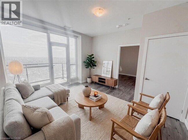 Photo du bâtiment - 100 Garment St