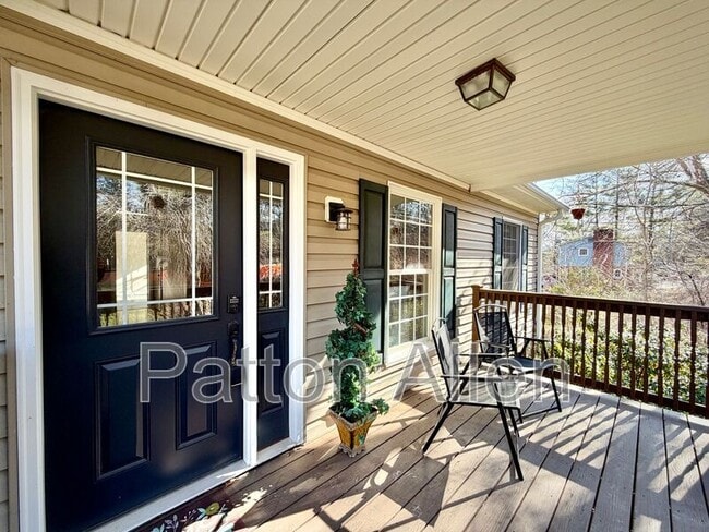 Foto del edificio - 689 New Haw Creek Rd