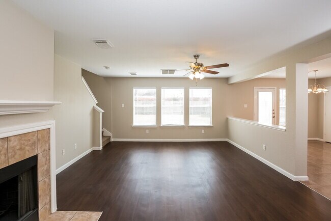 Foto del edificio - 8010 Suffield Glen Ln