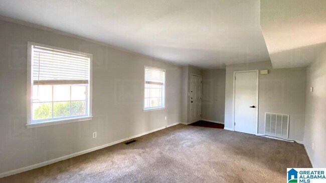 Building Photo - 817 Linbard Ln