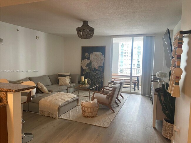 Foto del edificio - 170 SE 14th St
