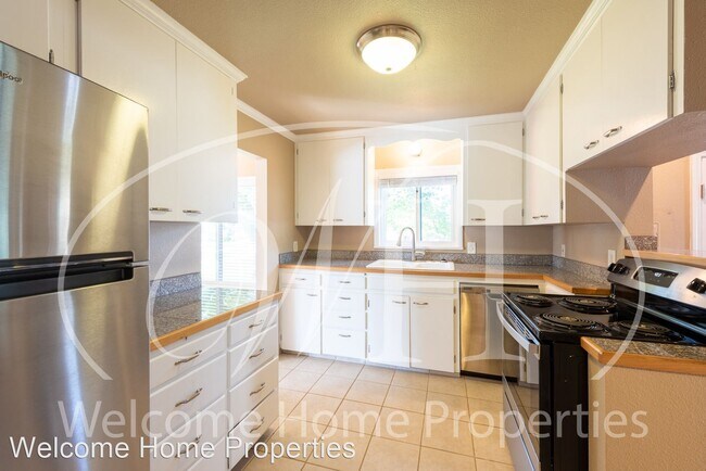 Foto del edificio - 3 br, 2.5 bath House - 639 SW 2nd St