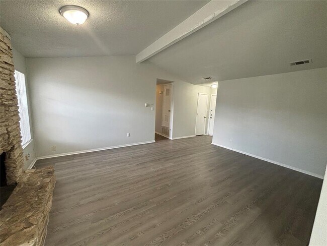 Foto del edificio - 5905 Cherry Loop