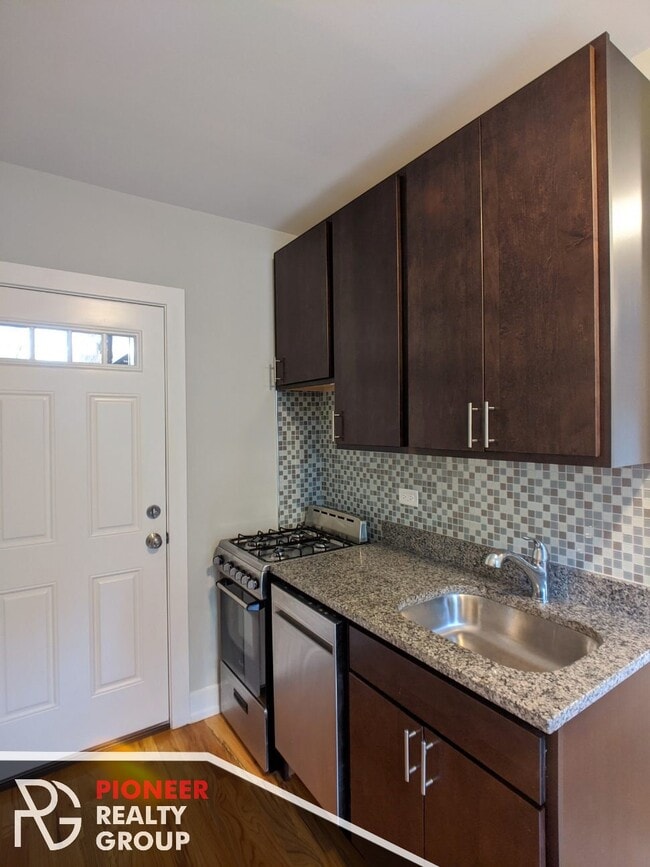 Building Photo - 2754 N Mildred Ave