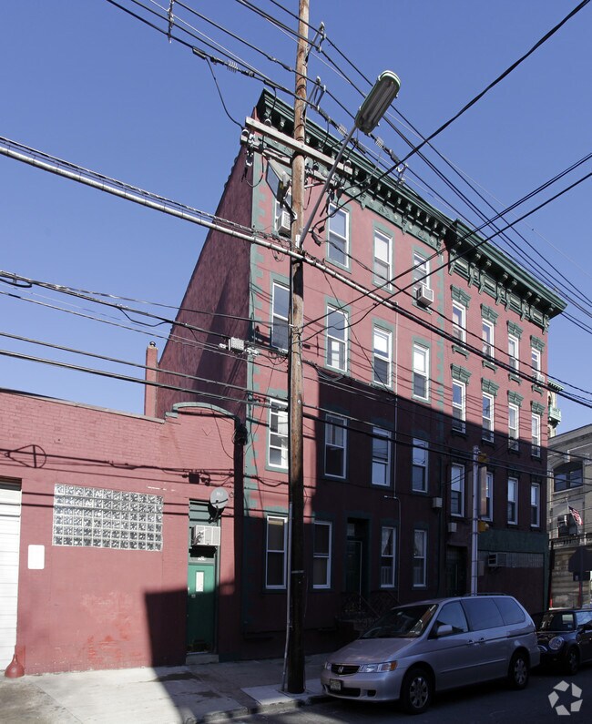 Building Photo - 502-506 2nd St