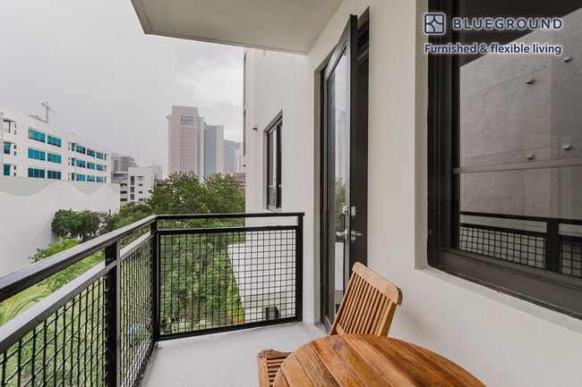 Foto del edificio - 817 SE 2nd Ave