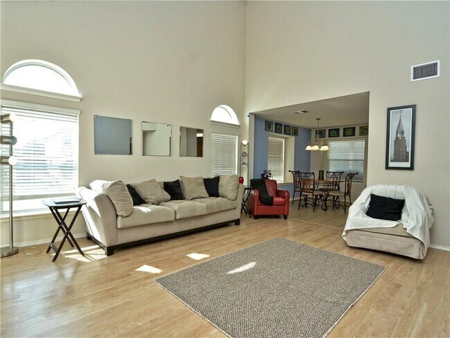 Foto del edificio - 4100 Whitecrest Cove