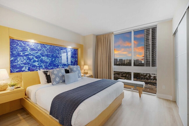 Foto del edificio - 18683 Collins Ave