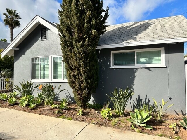 Primary Photo - 236 W E St