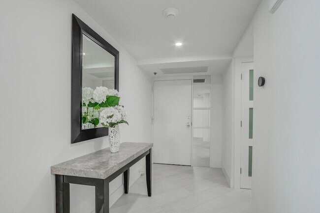 Foto del edificio - 5380 N Ocean Dr
