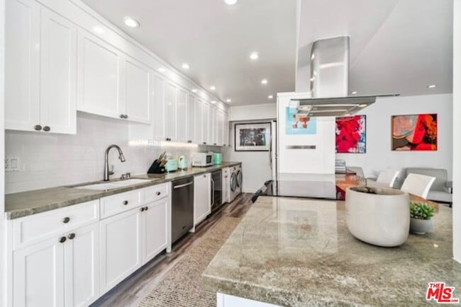 Foto del edificio - 1015 Kings Rd