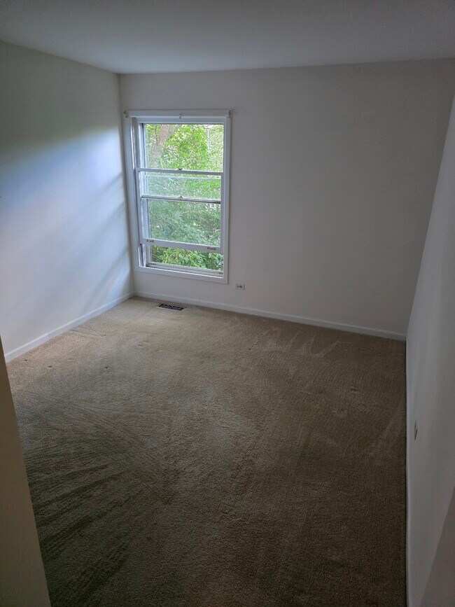 Foto del edificio - 5511 E Lake Dr