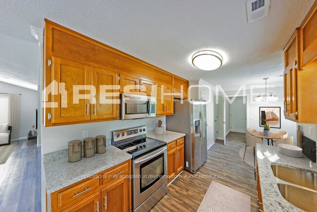 Building Photo - 12810 Scott Ln