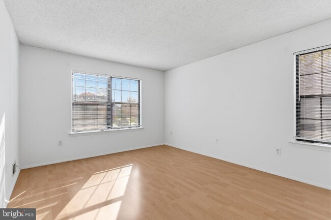 Foto del edificio - 30 Voscek Ct