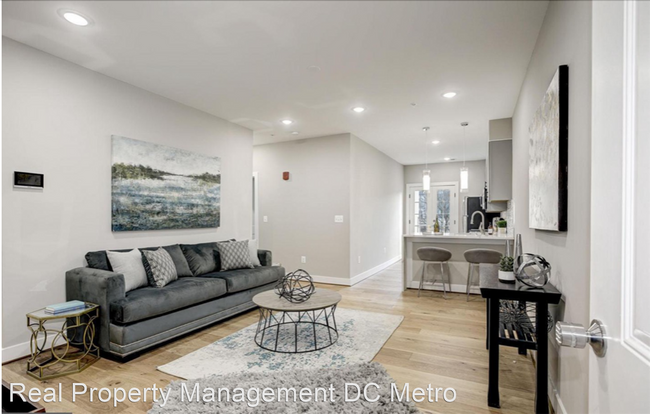 Foto del edificio - 2 br, 2 bath House - 1040 Bladensburg Road...