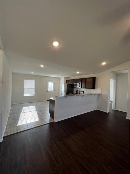 Foto del edificio - 414 Wood Creek St