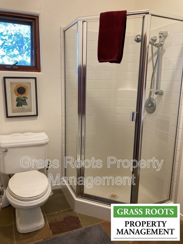 Foto del edificio - 22912 Montclaire Ct