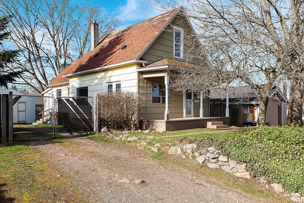 Primary Photo - Vintage 3 Bedroom in Tacoma