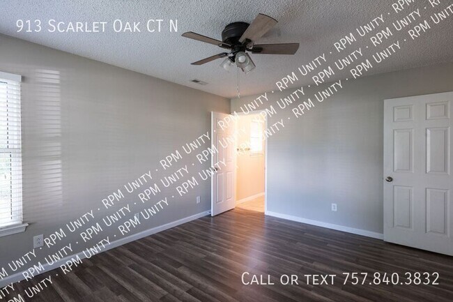Foto del edificio - 913 Scarlet Oak Ct N