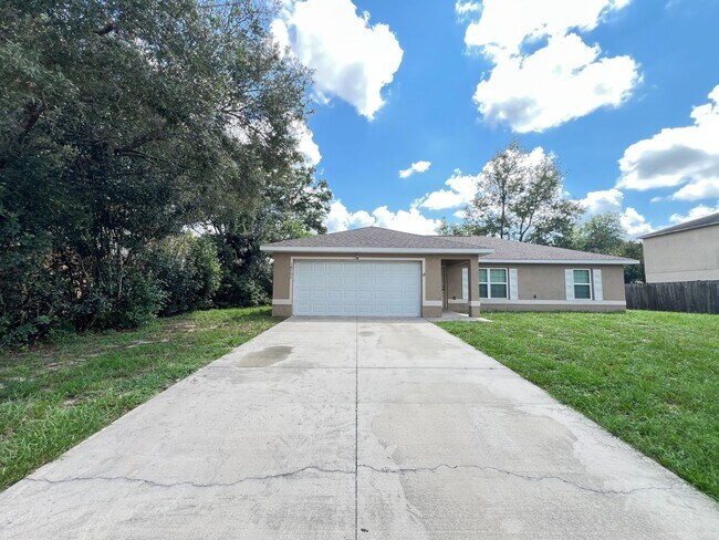 Foto del edificio - $500 OFF A MONTHS OF RENT 3 BD/2BA Home in Beautiful Ocala!!!