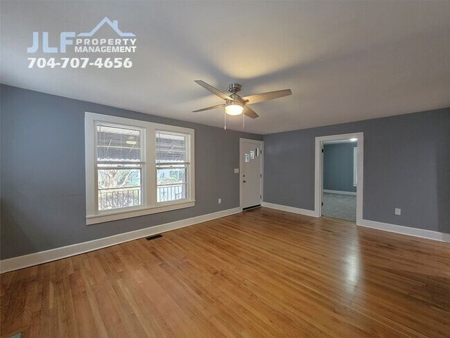 Foto del edificio - Charming 3 Bedroom/1.5 Bathroom Home in Peaceful Town of Salisbury!