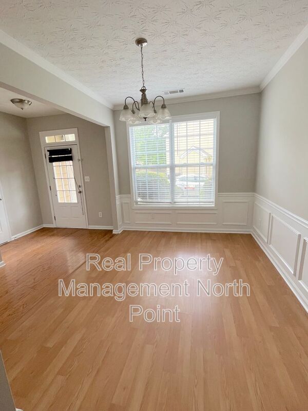 Building Photo - 1568 Park Grove Dr