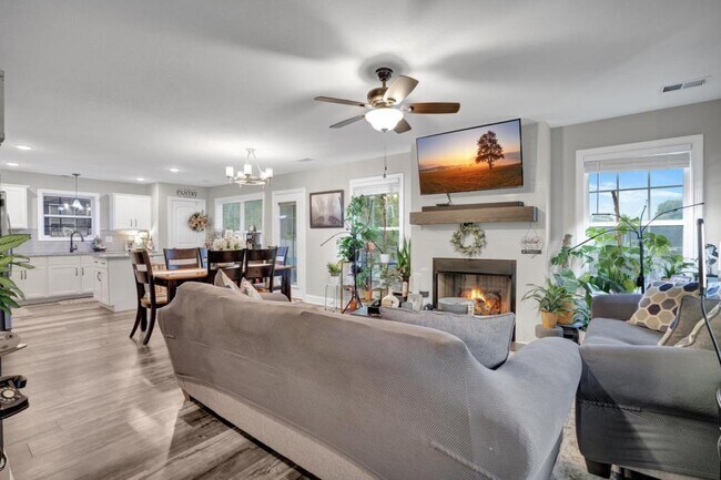 Foto del edificio - 456 Woodtrace Dr