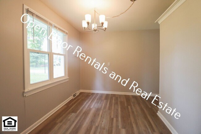 Foto del edificio - Now available 3 bedroom home!