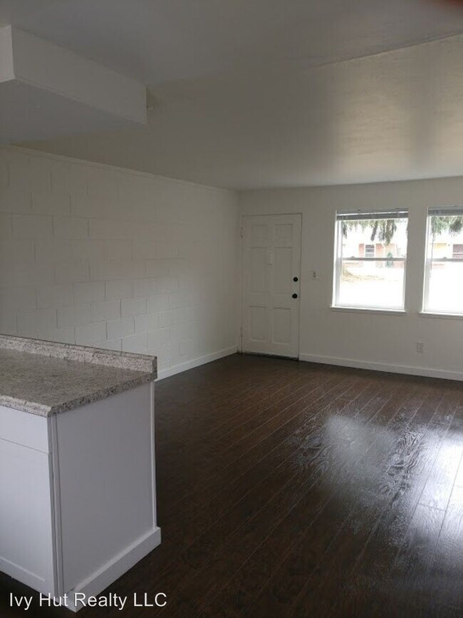 Foto del edificio - 5915 99th St SW