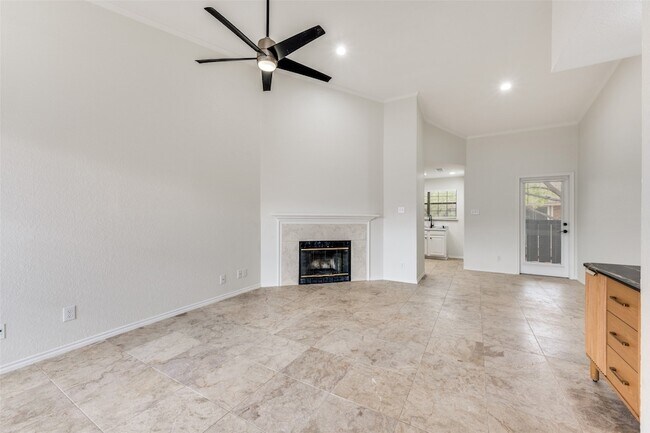 Building Photo - 401 Pebble Way